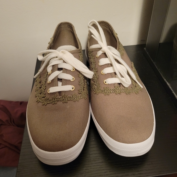 Keds - Picture 3 of 5